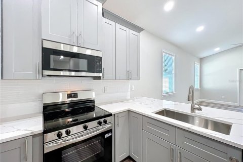 Casa en venta en Orlando, Florida, 4 dormitorios, 183.48 m2 № 1902609 - foto 6