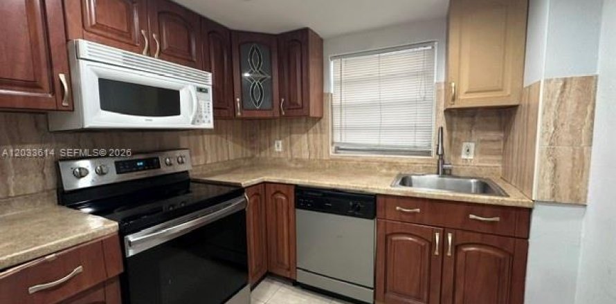 Condo in North Miami Beach, Florida, 1 bedroom  № 2086940