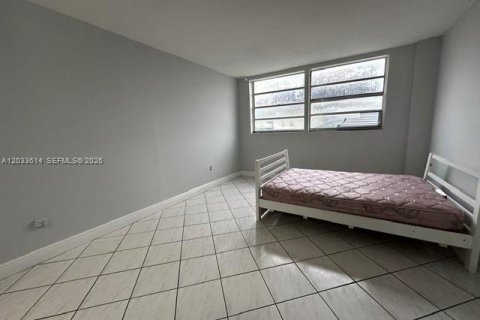 Condo in North Miami Beach, Florida, 1 bedroom  № 2086940 - photo 7