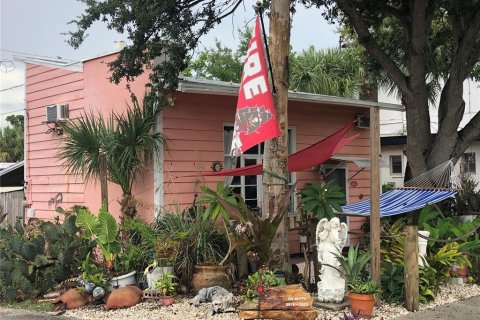 House in Clearwater, Florida 1 bedroom, 62.43 sq.m. № 1904623 - photo 3