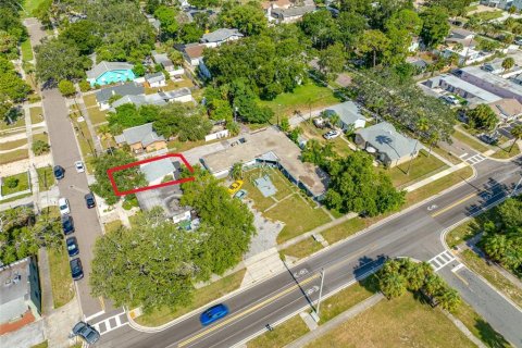 House in Clearwater, Florida 1 bedroom, 62.43 sq.m. № 1904623 - photo 1
