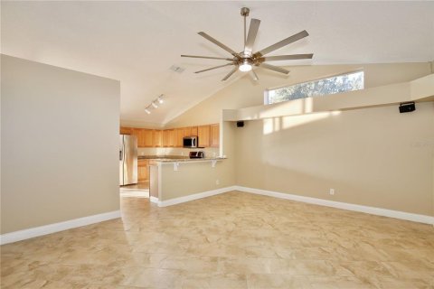 Villa ou maison à louer à Ocoee, Floride: 4 chambres, 203.27 m2 № 2419755 - photo 7