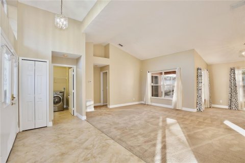 Villa ou maison à louer à Ocoee, Floride: 4 chambres, 203.27 m2 № 2419755 - photo 3