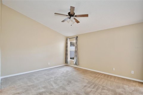 Villa ou maison à louer à Ocoee, Floride: 4 chambres, 203.27 m2 № 2419755 - photo 11