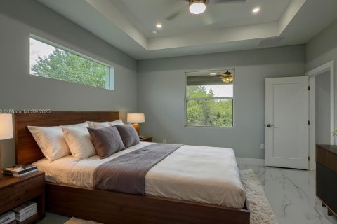 House in Lehigh Acres, Florida 3 bedrooms, 159.51 sq.m. № 1958936 - photo 14