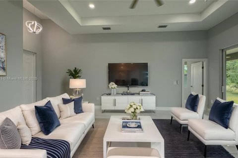 House in Lehigh Acres, Florida 3 bedrooms, 159.51 sq.m. № 1958936 - photo 11