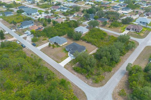 House in Lehigh Acres, Florida 3 bedrooms, 159.51 sq.m. № 1958936 - photo 6