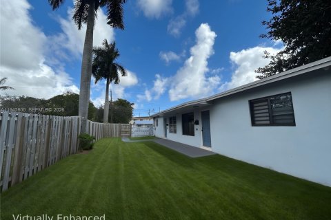 Immobilier commercial à vendre à Wilton Manors, Floride: 78.04 m2 № 1999218 - photo 14