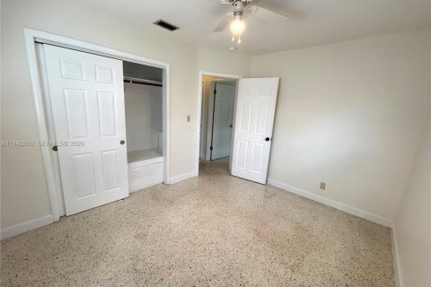 Immobilier commercial à vendre à Wilton Manors, Floride: 78.04 m2 № 1999218 - photo 9