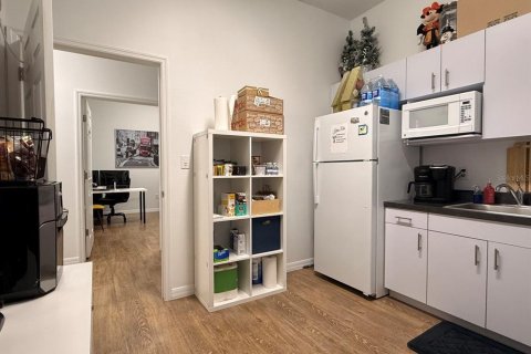 Commercial property in Orlando, Florida 278.71 sq.m. № 2390966 - photo 8