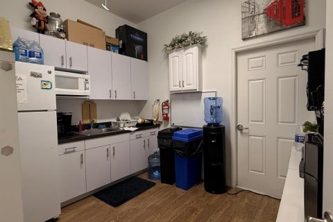 Commercial property in Orlando, Florida 278.71 sq.m. № 2390966 - photo 7