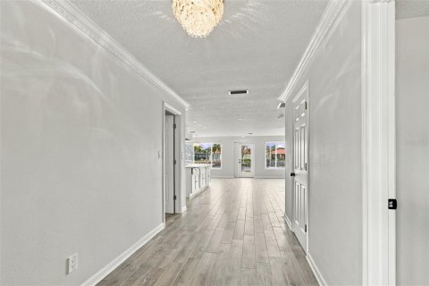 Villa ou maison à vendre à Saint Petersburg, Floride: 3 chambres, 178.74 m2 № 2418822 - photo 8