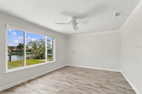 Villa ou maison à vendre à Saint Petersburg, Floride: 3 chambres, 178.74 m2 № 2418822 - photo 24