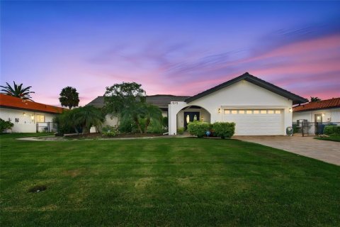 Villa ou maison à Saint Petersburg, Floride 3 chambres, 178.74 m2 № 2418822