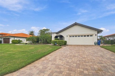 Villa ou maison à vendre à Saint Petersburg, Floride: 3 chambres, 178.74 m2 № 2418822 - photo 29