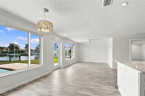 Villa ou maison à vendre à Saint Petersburg, Floride: 3 chambres, 178.74 m2 № 2418822 - photo 23