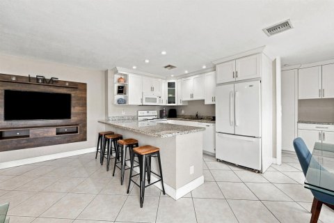 Villa ou maison à vendre à North Lauderdale, Floride: 4 chambres, 127.28 m2 № 2352136 - photo 2
