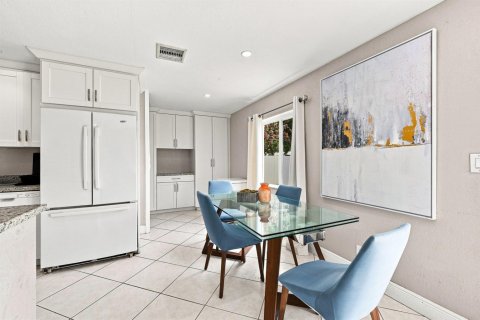 Villa ou maison à vendre à North Lauderdale, Floride: 4 chambres, 127.28 m2 № 2352136 - photo 23