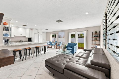 Villa ou maison à vendre à North Lauderdale, Floride: 4 chambres, 127.28 m2 № 2352136 - photo 3