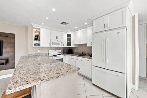 Villa ou maison à vendre à North Lauderdale, Floride: 4 chambres, 127.28 m2 № 2352136 - photo 10
