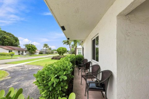 Villa ou maison à vendre à North Lauderdale, Floride: 4 chambres, 127.28 m2 № 2352136 - photo 5