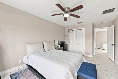 Villa ou maison à vendre à North Lauderdale, Floride: 4 chambres, 127.28 m2 № 2352136 - photo 21