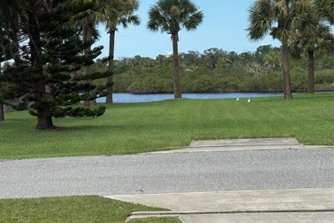 House in Flagler Beach, Florida 3 bedrooms, 140.28 sq.m. № 1914131 - photo 27