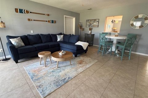 House in Flagler Beach, Florida 3 bedrooms, 140.28 sq.m. № 1914131 - photo 13