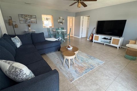 House in Flagler Beach, Florida 3 bedrooms, 140.28 sq.m. № 1914131 - photo 14