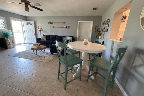 House in Flagler Beach, Florida 3 bedrooms, 140.28 sq.m. № 1914131 - photo 12