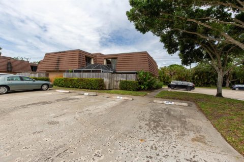 Touwnhouse à vendre à Palm Beach Gardens, Floride: 2 chambres, 148.27 m2 № 2245500 - photo 6