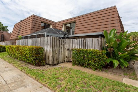 Touwnhouse à vendre à Palm Beach Gardens, Floride: 2 chambres, 148.27 m2 № 2245500 - photo 5