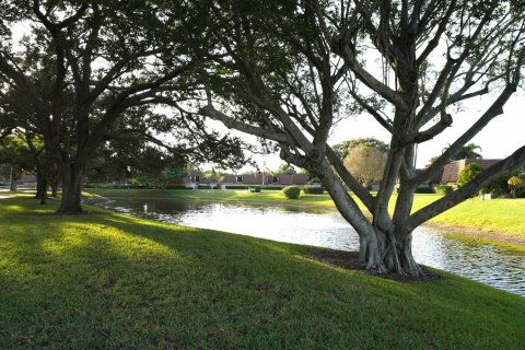 Touwnhouse à vendre à Palm Beach Gardens, Floride: 2 chambres, 148.27 m2 № 2245500 - photo 2