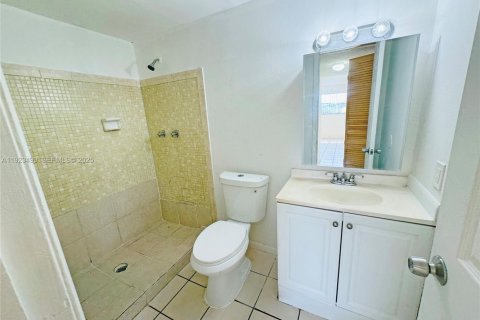 Купить кондоминиум в Лодердейл-Лейкс, Флорида 2 спальни, 102.19м2, № 1983576 - фото 7