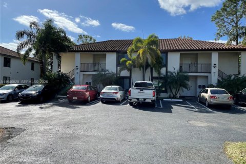 House in Coral Springs, Florida 3 bedrooms, 129.51 sq.m. № 2003604