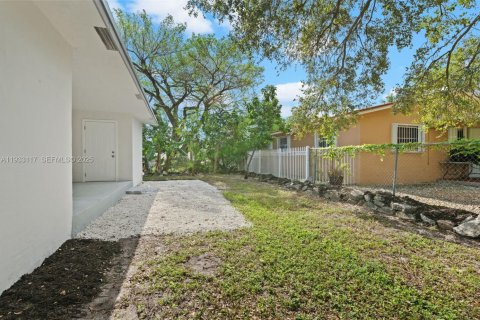Casa en venta en Miami, Florida, 3 dormitorios, 113.15 m2 № 1993773 - foto 22
