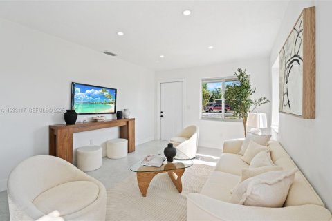 Casa en venta en Miami, Florida, 3 dormitorios, 113.15 m2 № 1993773 - foto 3