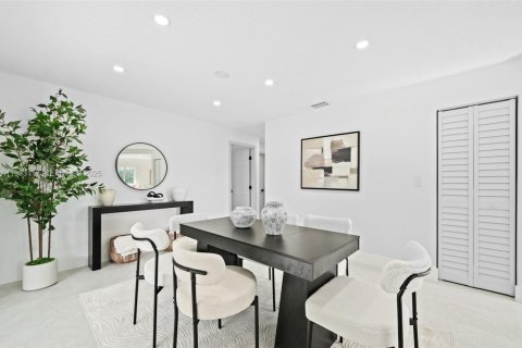 Casa en venta en Miami, Florida, 3 dormitorios, 113.15 m2 № 1993773 - foto 9