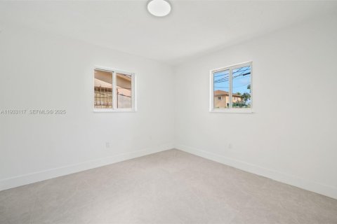 Casa en venta en Miami, Florida, 3 dormitorios, 113.15 m2 № 1993773 - foto 17