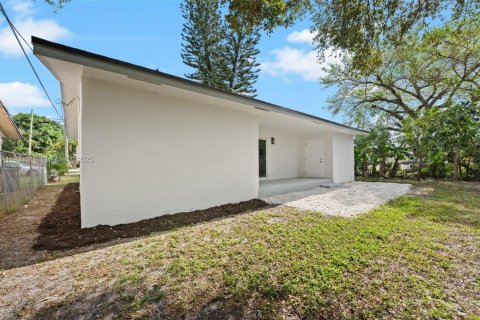 Casa en venta en Miami, Florida, 3 dormitorios, 113.15 m2 № 1993773 - foto 21