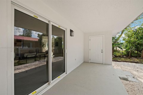 Casa en venta en Miami, Florida, 3 dormitorios, 113.15 m2 № 1993773 - foto 20