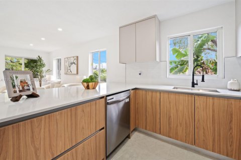 Casa en venta en Miami, Florida, 3 dormitorios, 113.15 m2 № 1993773 - foto 6