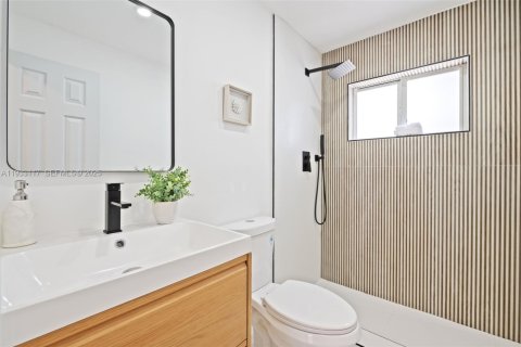 Casa en venta en Miami, Florida, 3 dormitorios, 113.15 m2 № 1993773 - foto 15