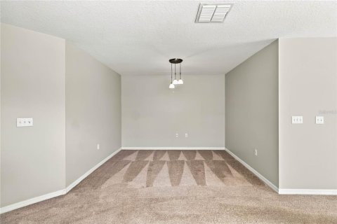 Touwnhouse à vendre à Oviedo, Floride: 3 chambres, 173.91 m2 № 2431823 - photo 12