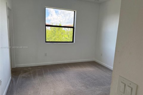 Townhouse in Miami, Florida 3 bedrooms, 130.34 sq.m. № 2052988 - photo 8