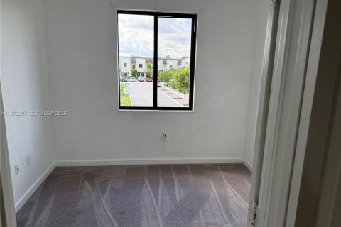 Townhouse in Miami, Florida 3 bedrooms, 130.34 sq.m. № 2052988 - photo 12