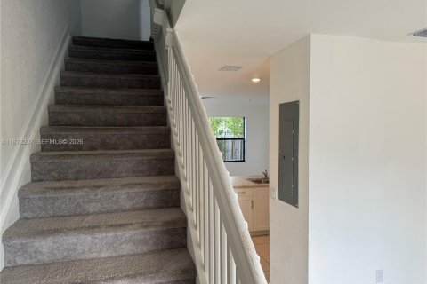 Townhouse in Miami, Florida 3 bedrooms, 130.34 sq.m. № 2052988 - photo 5