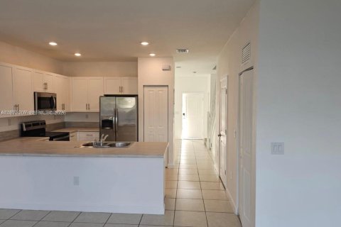 Townhouse in Miami, Florida 3 bedrooms, 130.34 sq.m. № 2052988 - photo 3