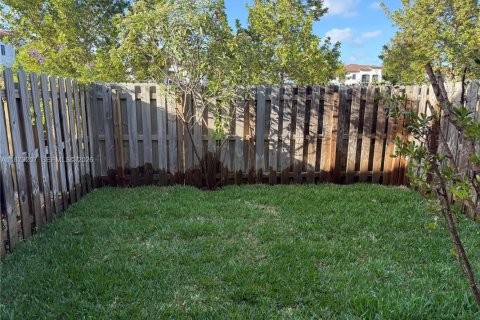 Townhouse in Miami, Florida 3 bedrooms, 130.34 sq.m. № 2052988 - photo 13