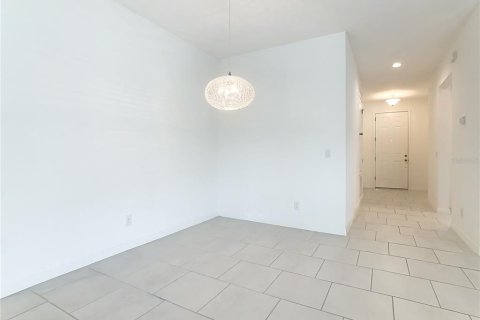 House in Davenport, Florida 4 bedrooms, 196.95 sq.m. № 1903091 - photo 23